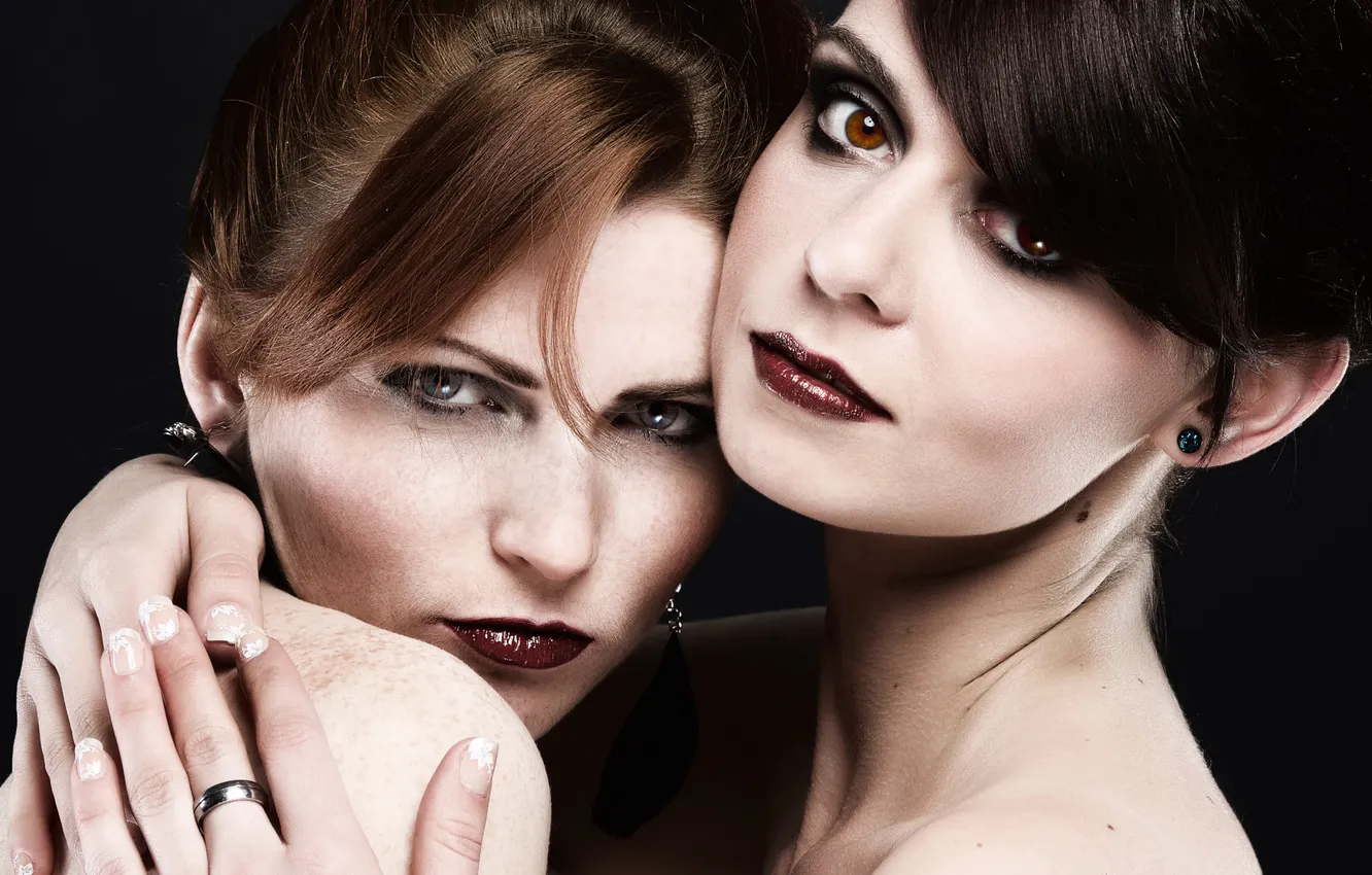 Фото обои макияж, две девушки, подруги, Girlfriends