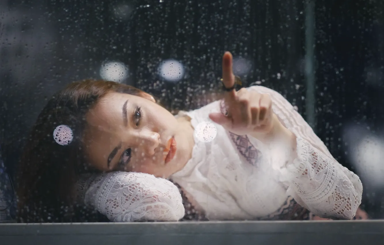 Фото обои window, female, thoughtful, Water drops
