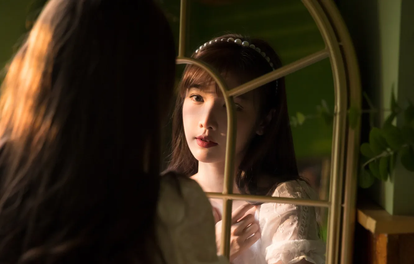 Фото обои Beautiful, Asian, Model, Woman, Mirror, Behind, Pretty, Close Up