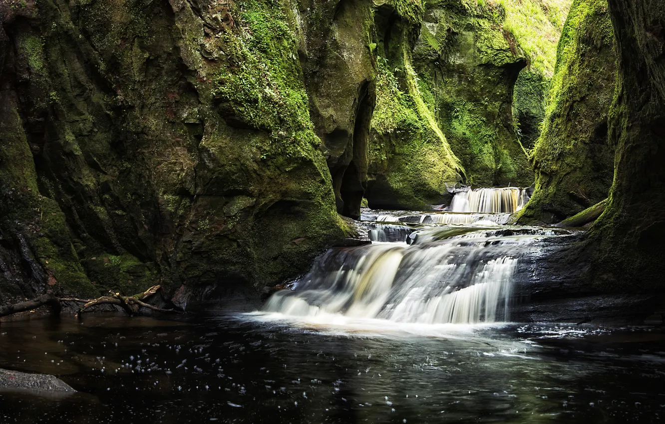 Фото обои ручей, скалы, водопад, мох, Шотландия, ущелье, Finnich
