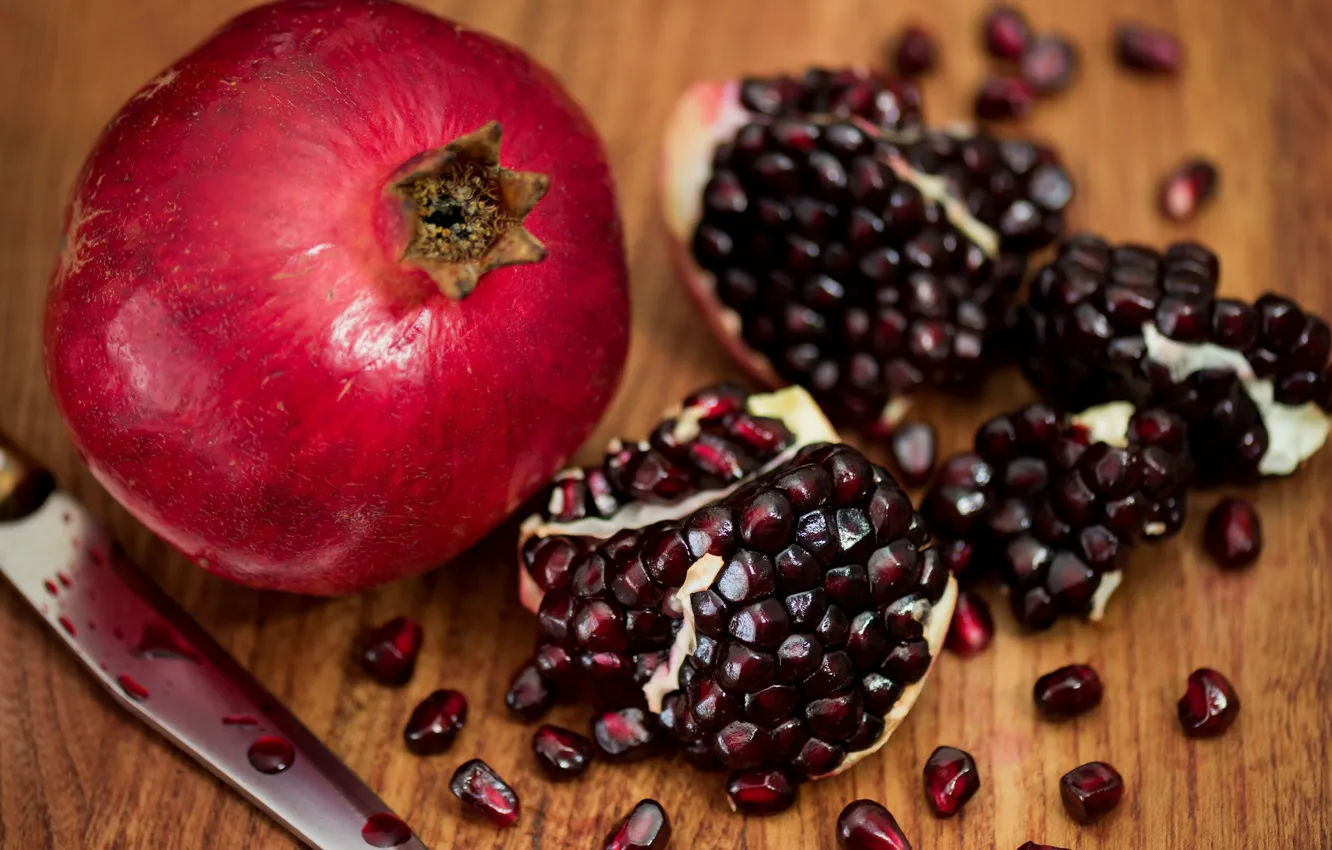 Фото обои зерна, нож, гранат