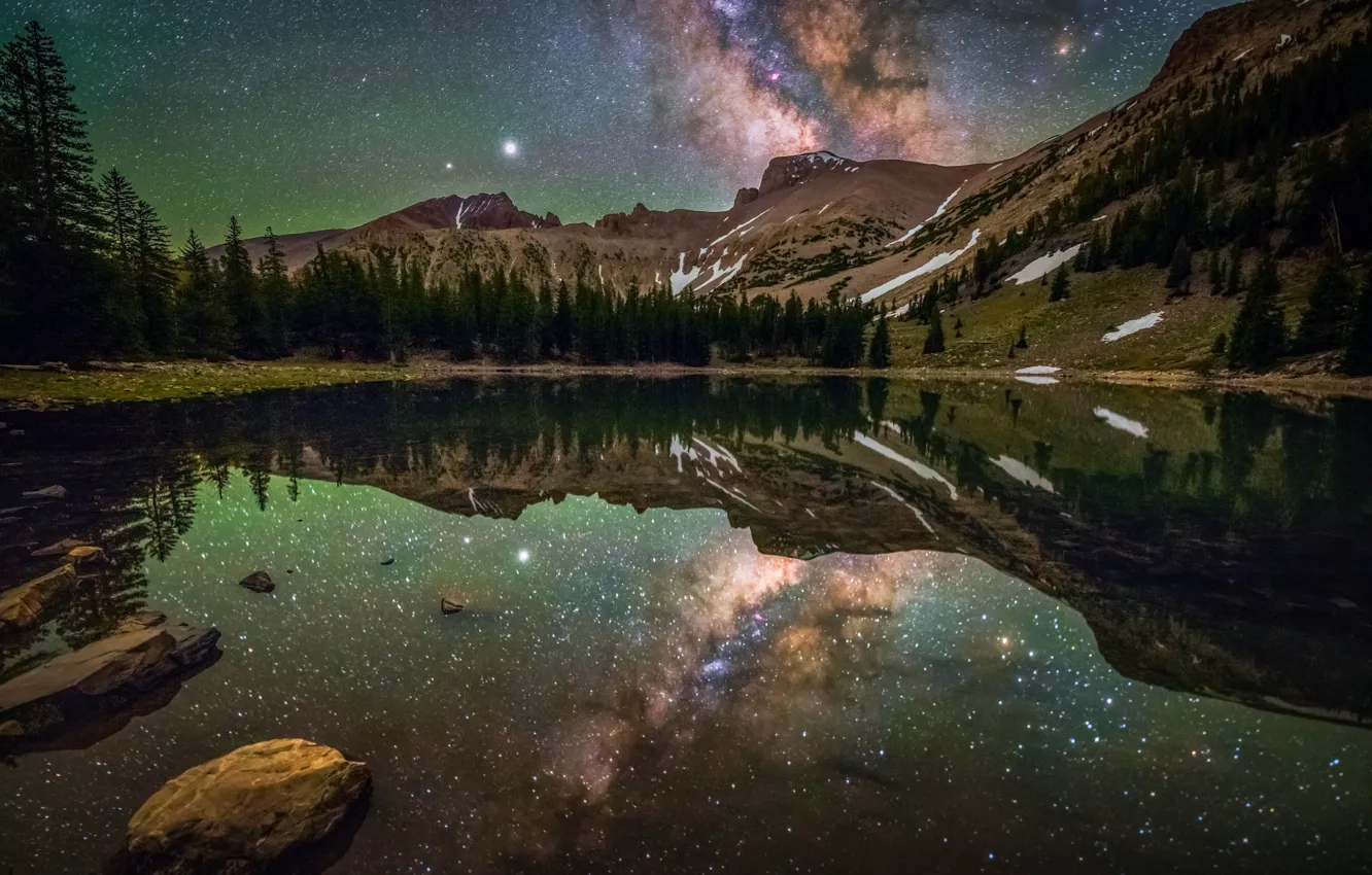 Фото обои пейзаж, горы, ночь, природа, озеро, отражение, камни, звёзды