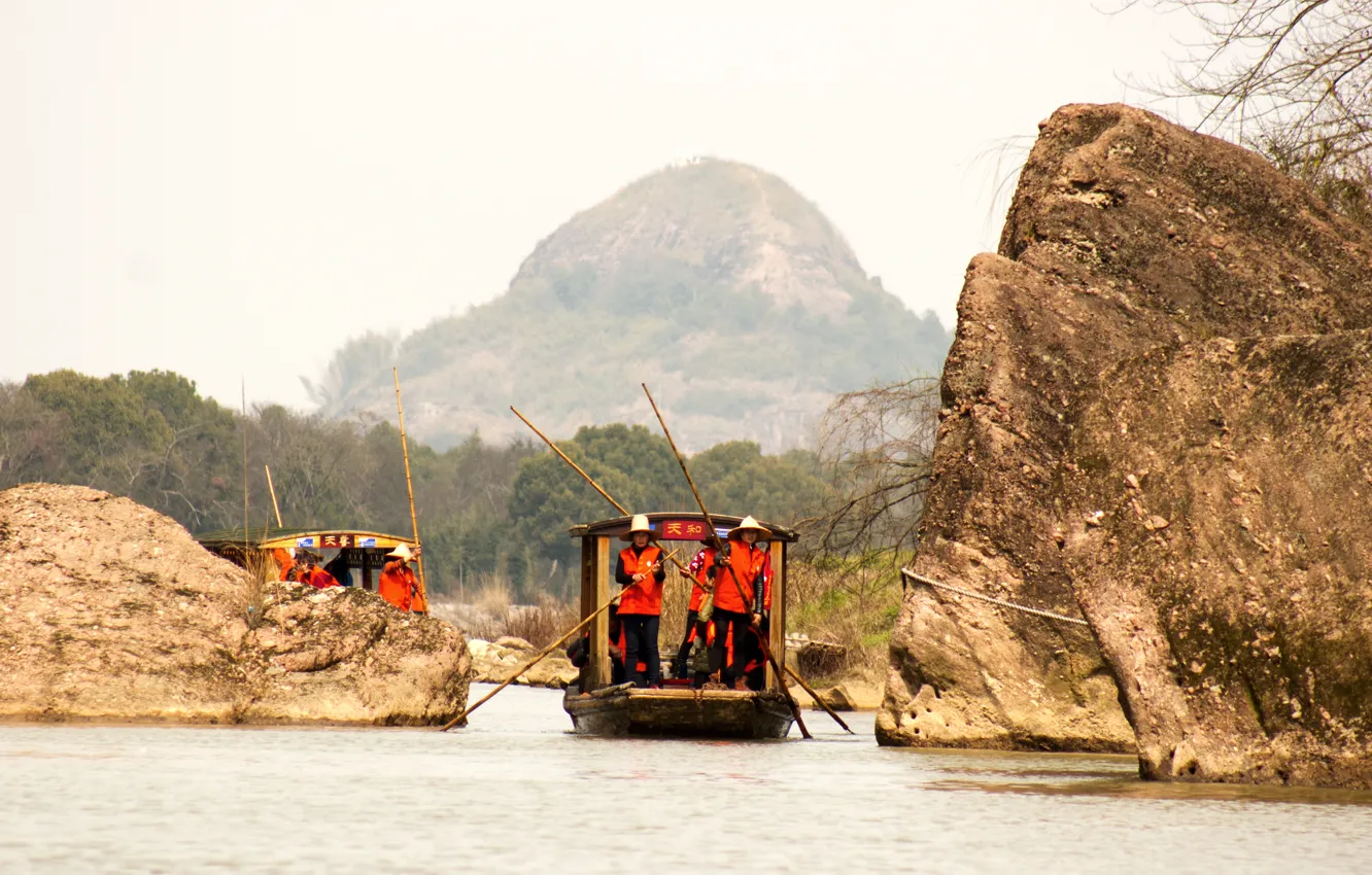 Фото обои вода, горы, красный, камни, фон, обои, лодка, Китай