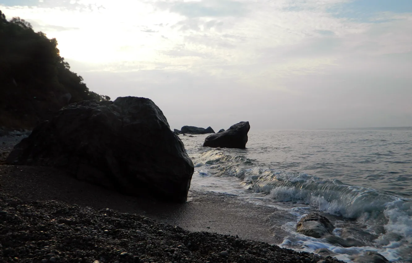 Фото обои небо, галька, камни, волна, Морской Берег