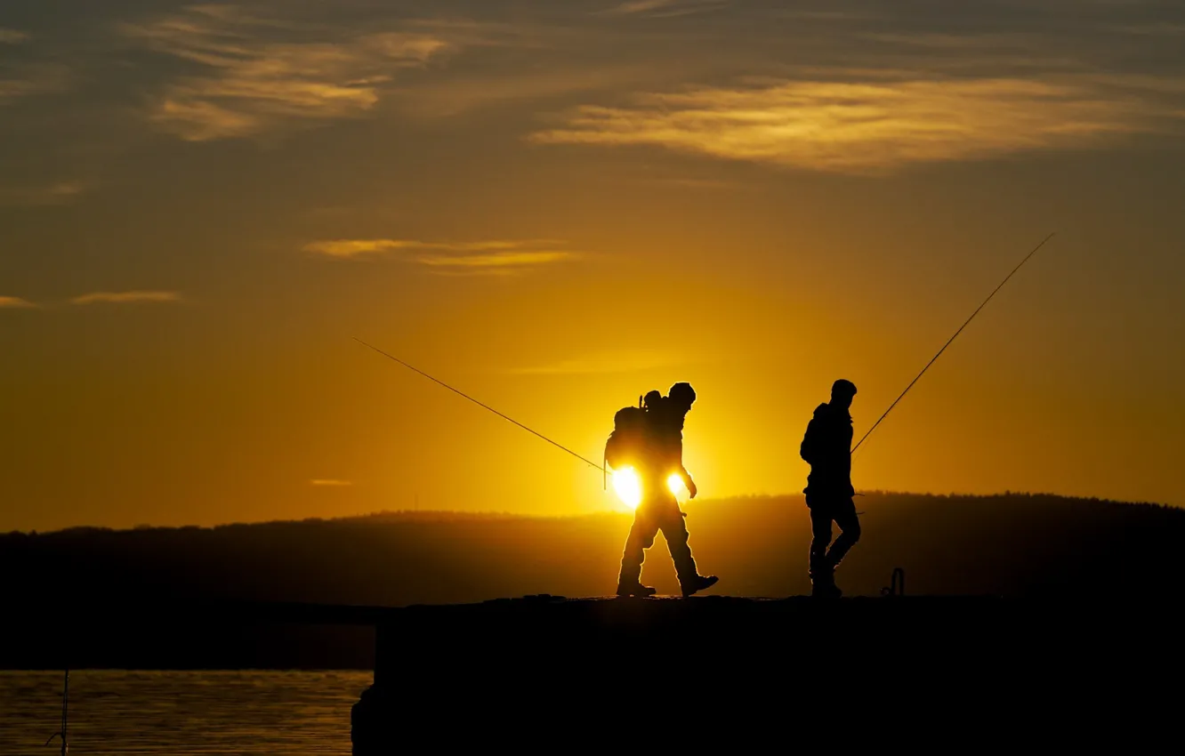 Фото обои закат, рыбалка, рыбаки, рюкзак, спиннинг