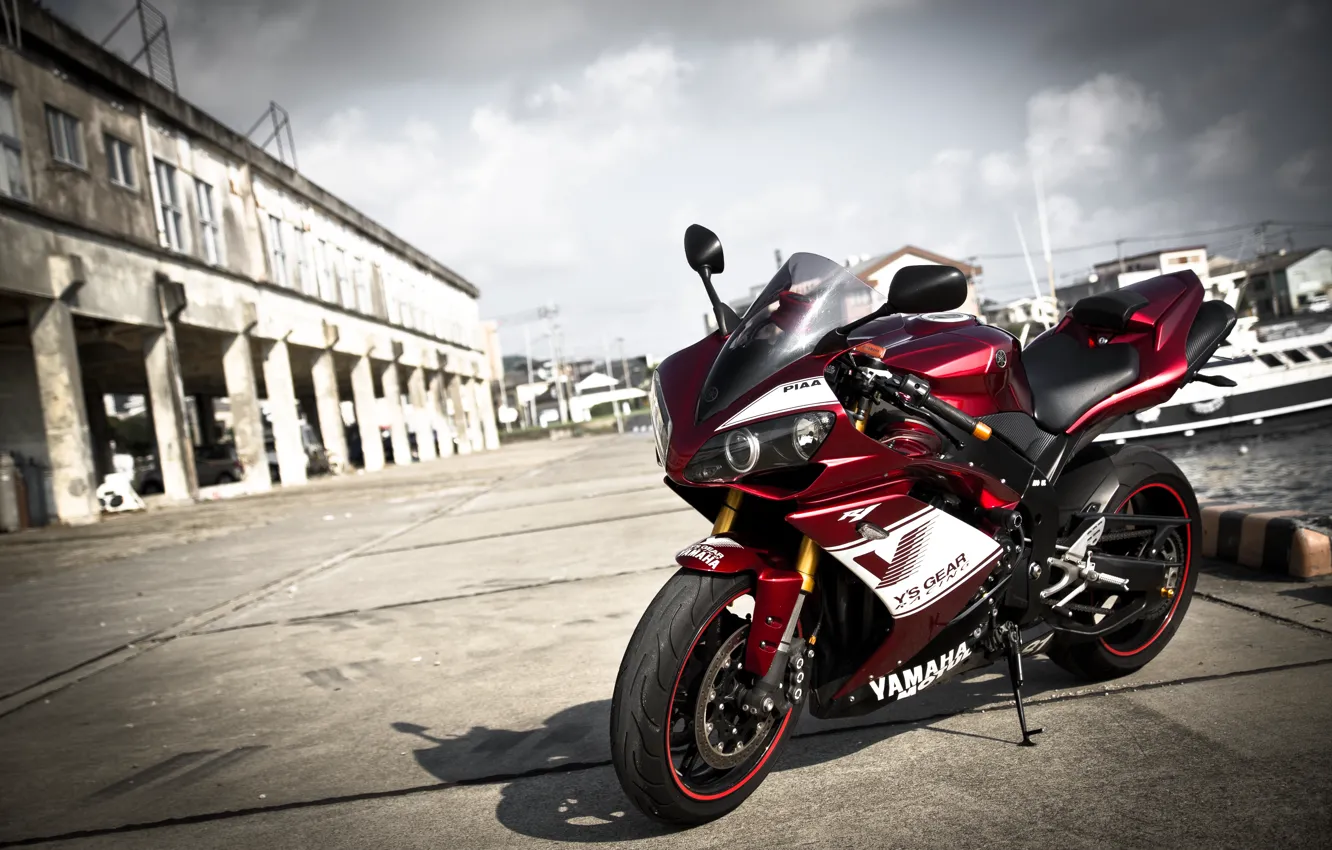 Фото обои Red, Yamaha, YZF-R1, Motocycle
