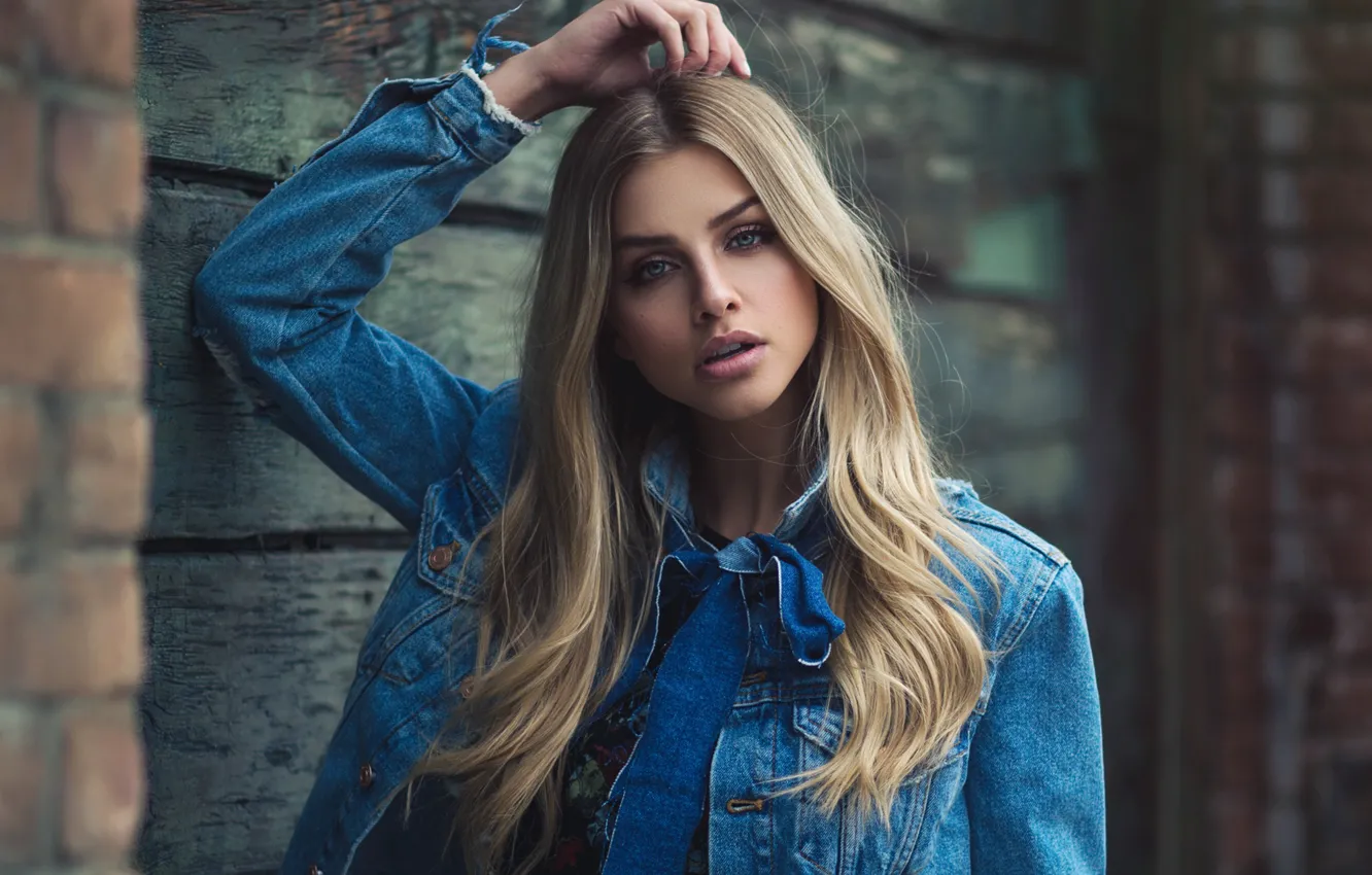 Фото обои взгляд, девушка, портрет, красивая, джинсовка, Marina Laswick