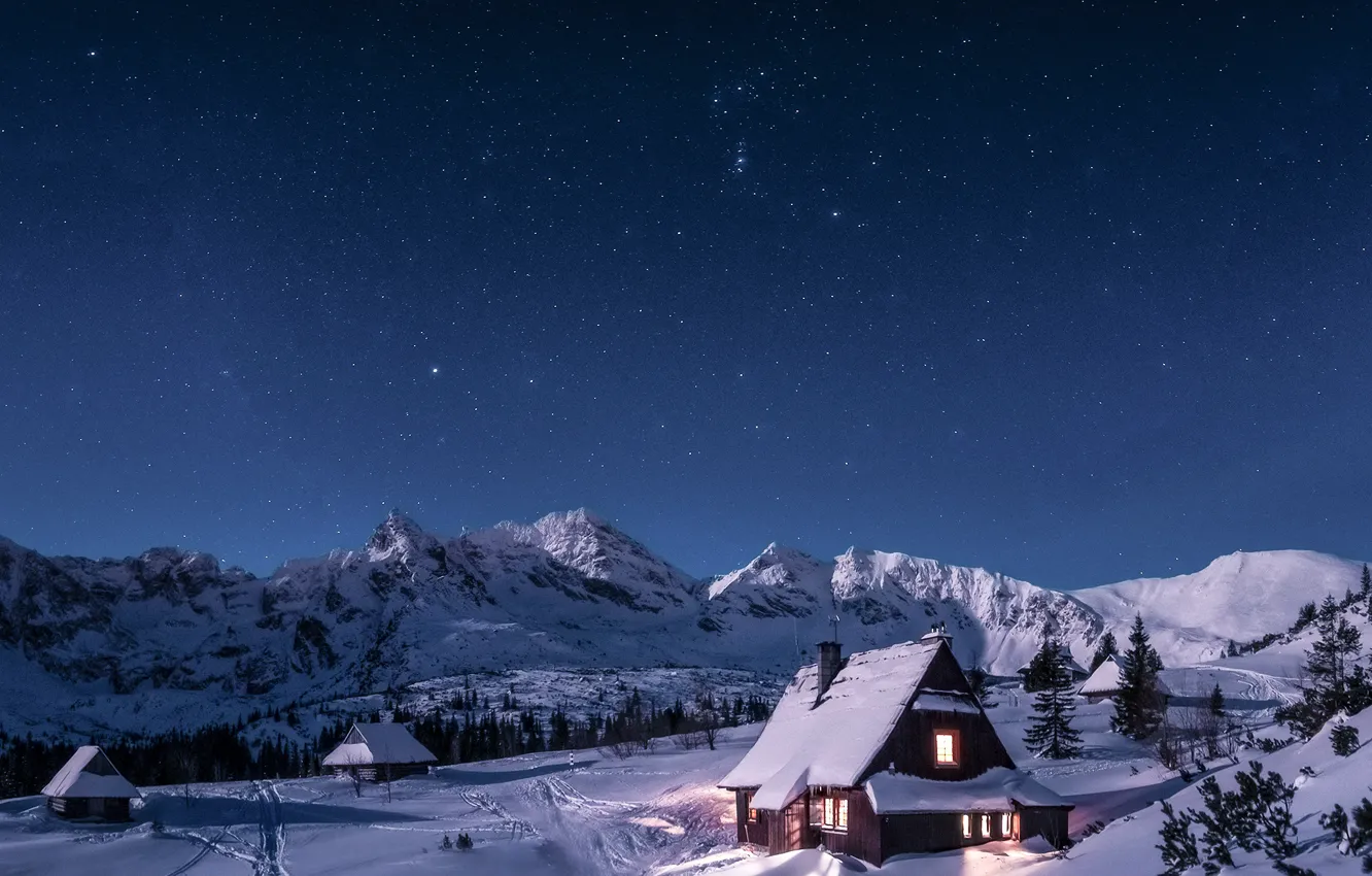 Фото обои зима, небо, снег, пейзаж, горы, природа, дома, звёзды