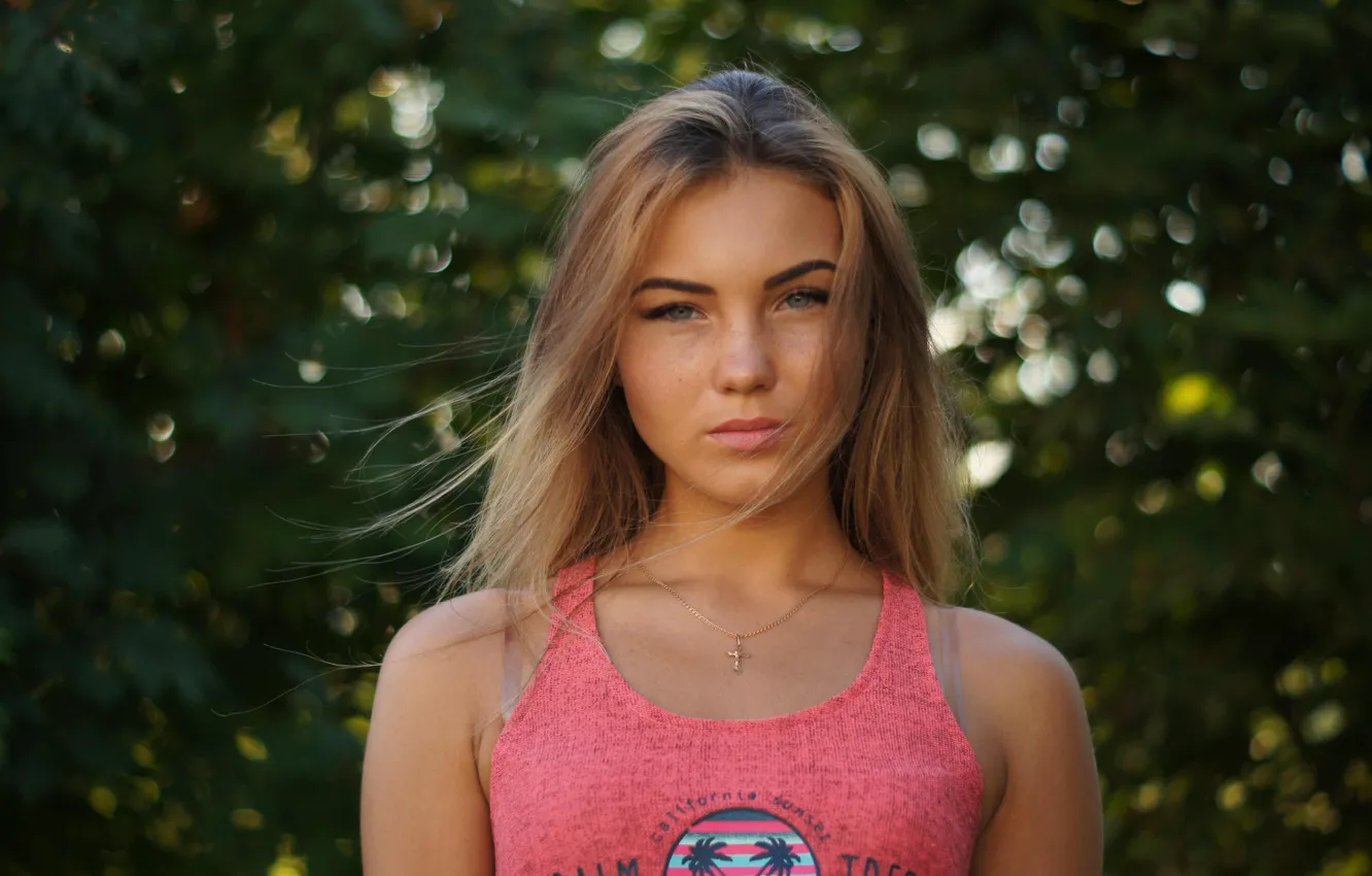 Фото обои girl, green eyes, long hair, photo, photographer, model, bokeh, lips