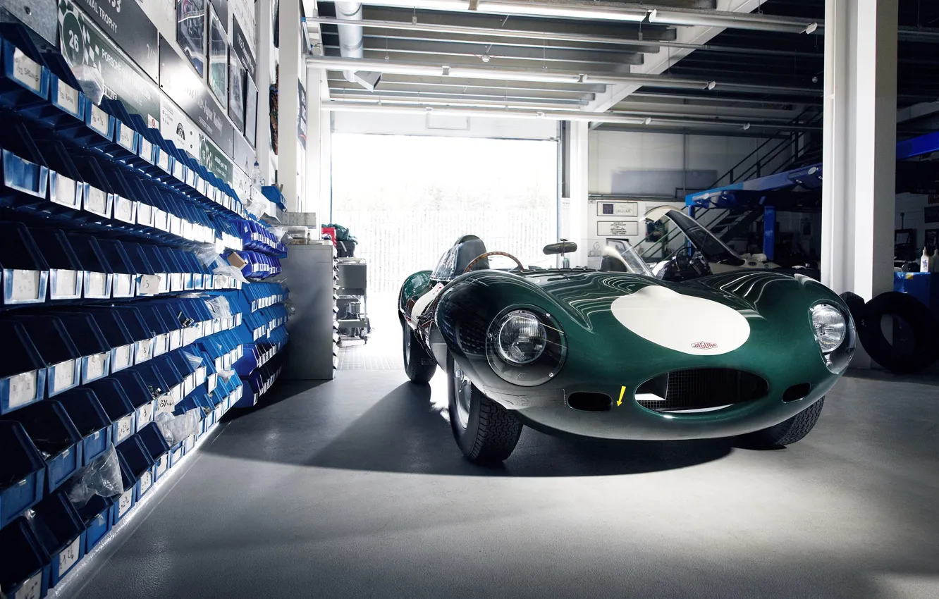 Обои зеленый, Jaguar, ягуар, E-Type, мастерская, classic cars картинки ...