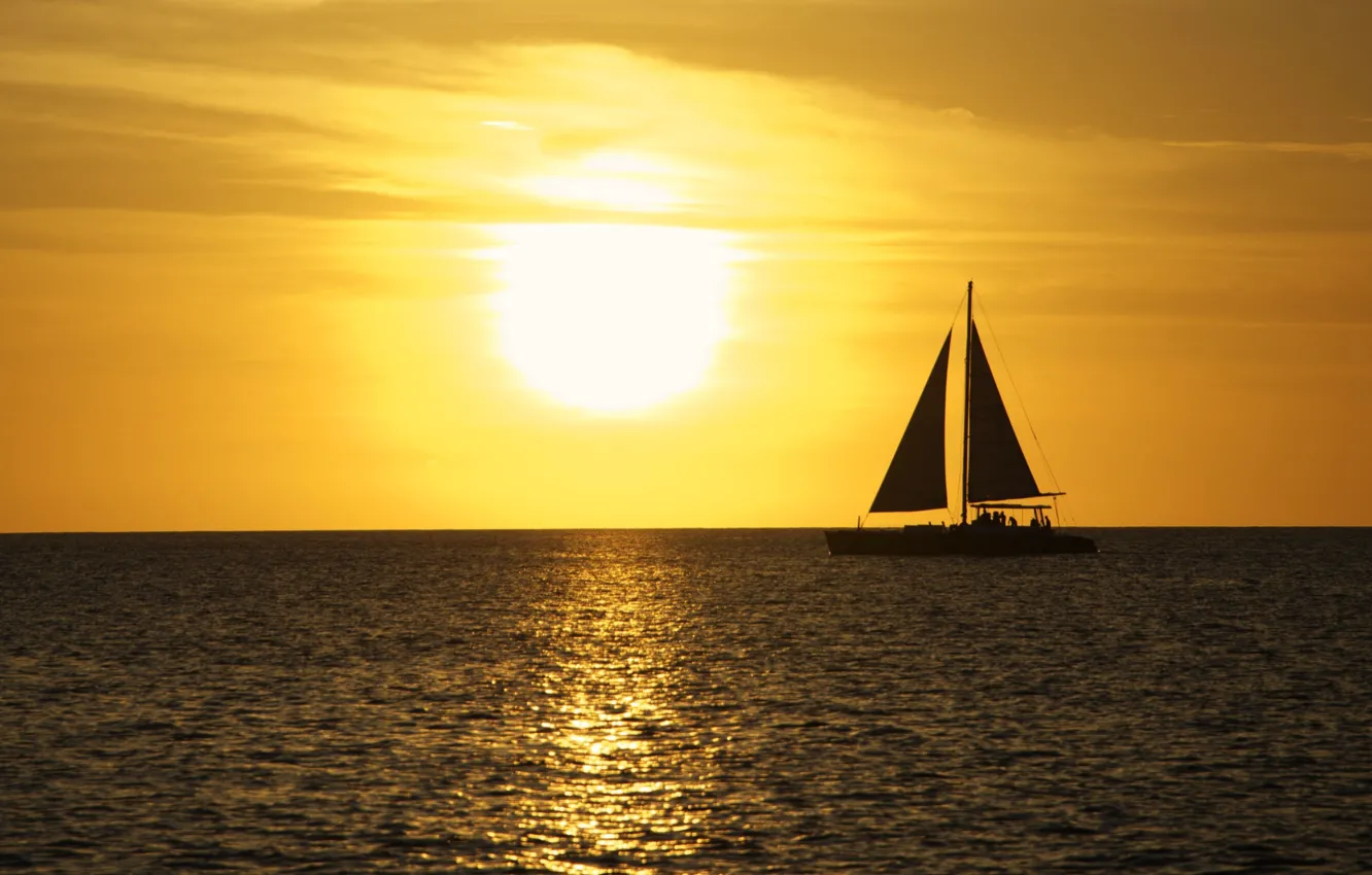 Фото обои солнце, закат, океан, вечер, яхта, силуэт, паруса, морская романтика