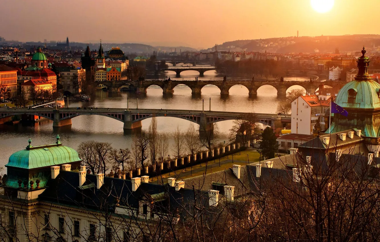 Фото обои Город, Река, Прага, Bridge, Вид сверху, купола, Prague, River