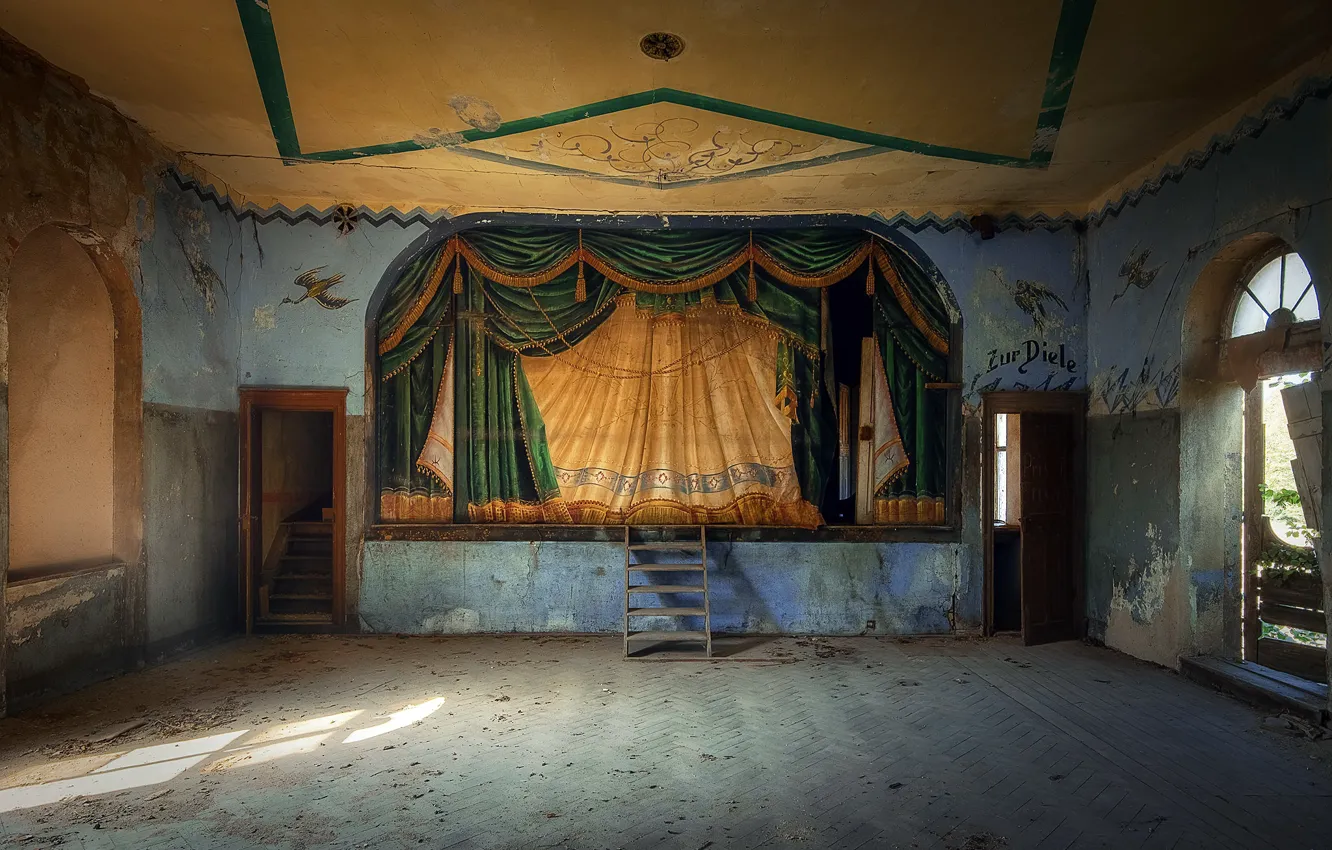 Фото обои сцена, лестница, зал