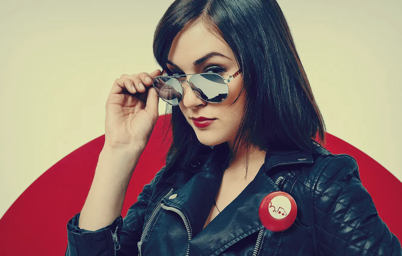 Фото обои девушка, значок, куртка, girl, Sasha Grey, Саша Грей, Marina Ann Hantzis, Мари́на Энн Хэ́нцис