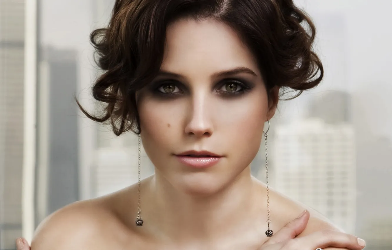 Фото обои серьги, кольцо, sophia-bush, софия буш