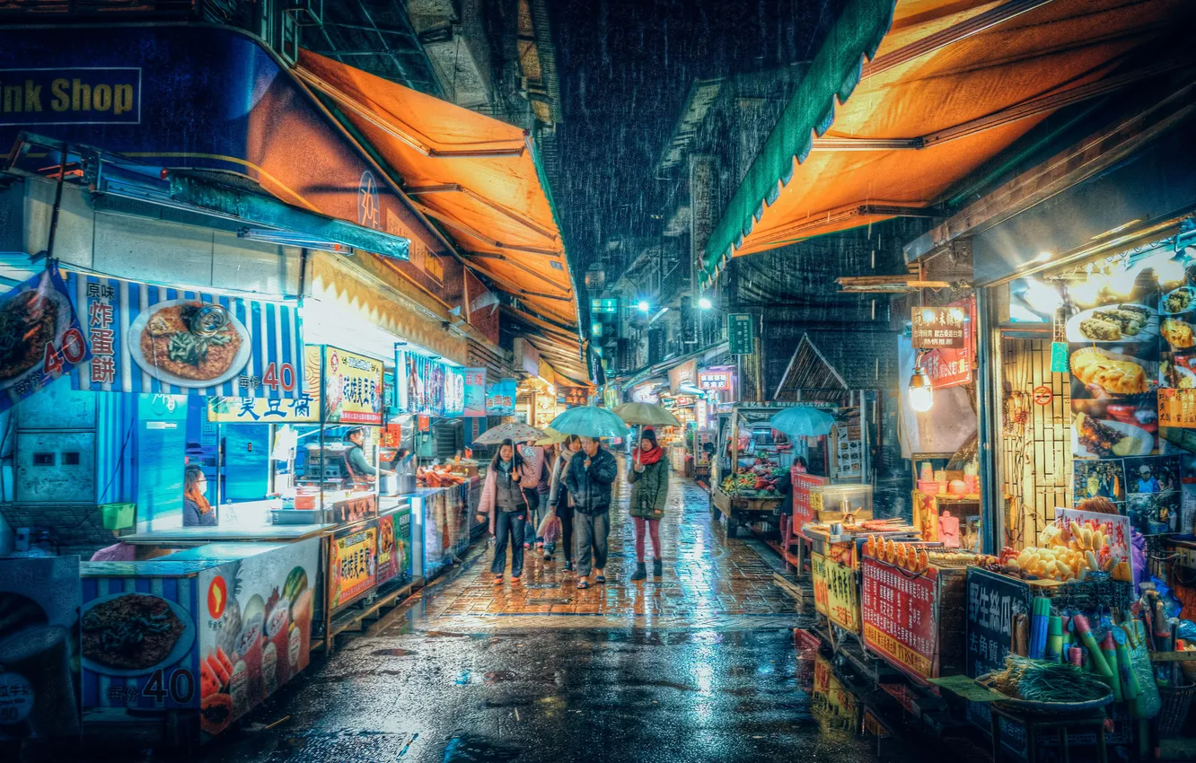 Фото обои ночь, огни, люди, дождь, неон, Тайвань, зонты, рынок