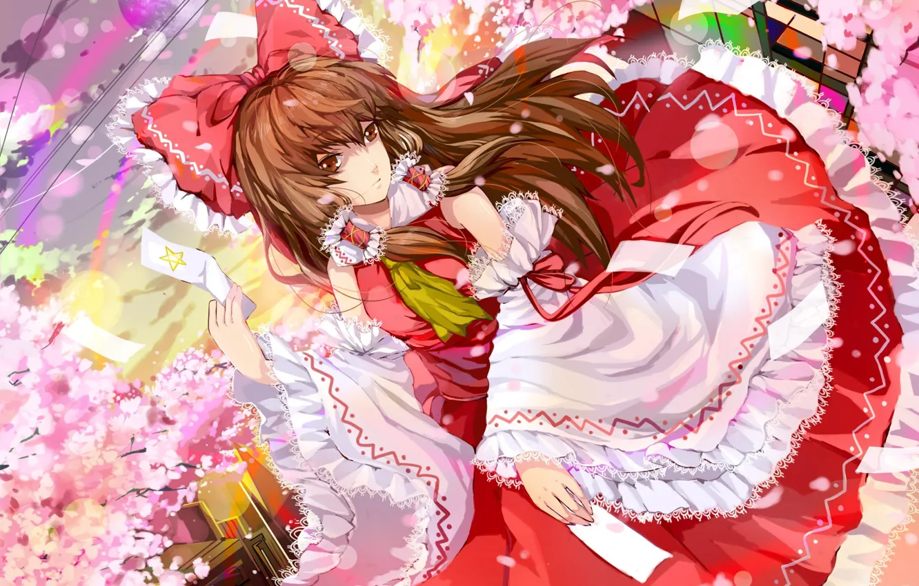 Фото обои кружева, жрица, лепестки сакуры, красный бант, Hakurei Reimu, Touhou Project, амулеты, Проект Восток