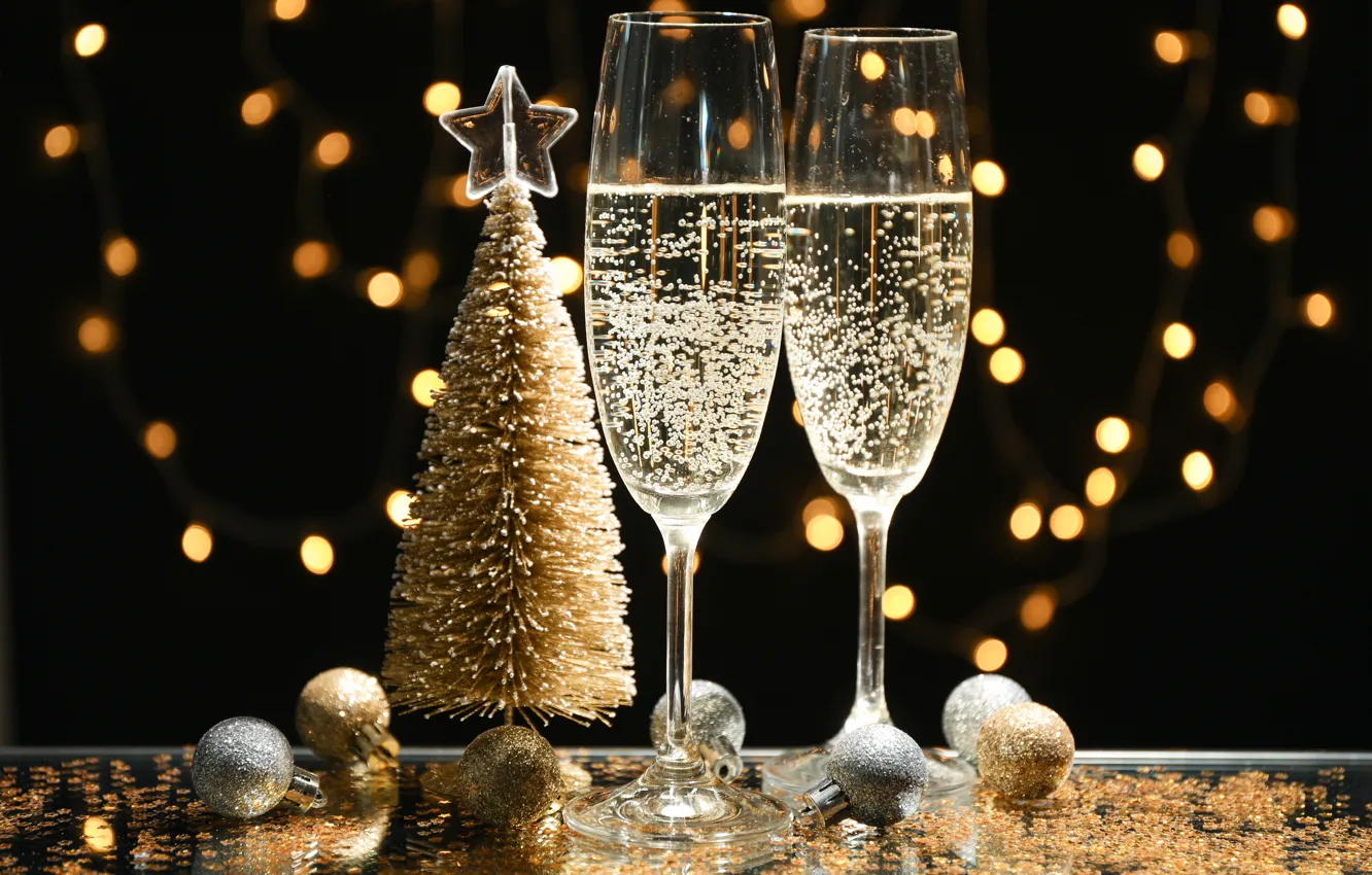 Фото обои украшения, золото, шары, елка, Новый Год, бокалы, golden, new year