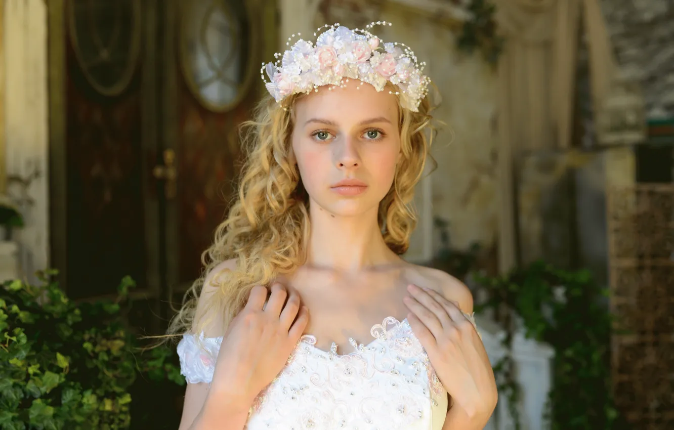 Фото обои girl, long hair, dress, beautiful, pretty, lips, face, bride