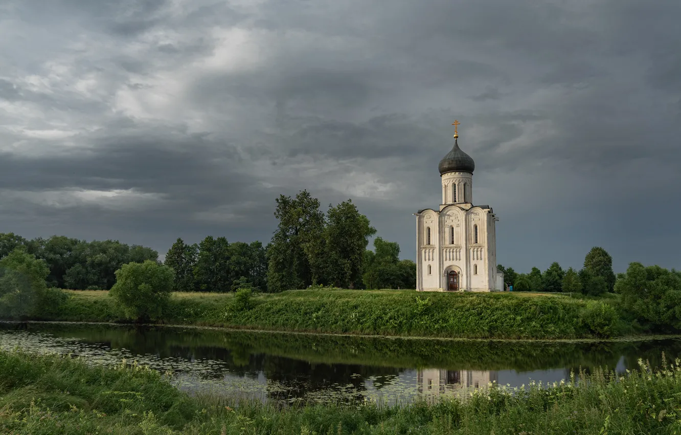 Фото обои пейзаж, тучи, природа, река, церковь, Боголюбово, Нерль