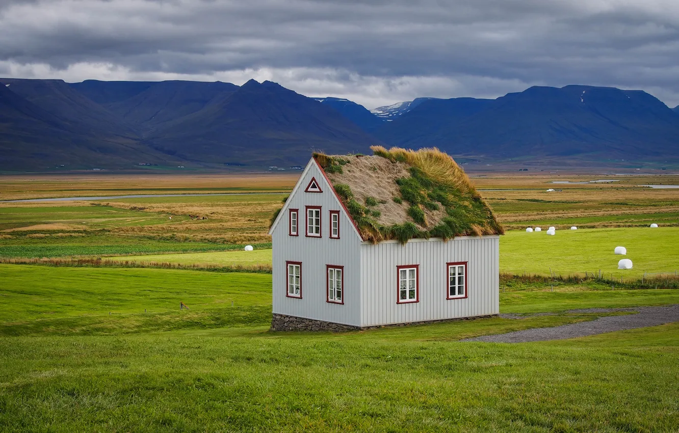 Фото обои крыша, трава, горы, природа, дом, Iceland, sod-house