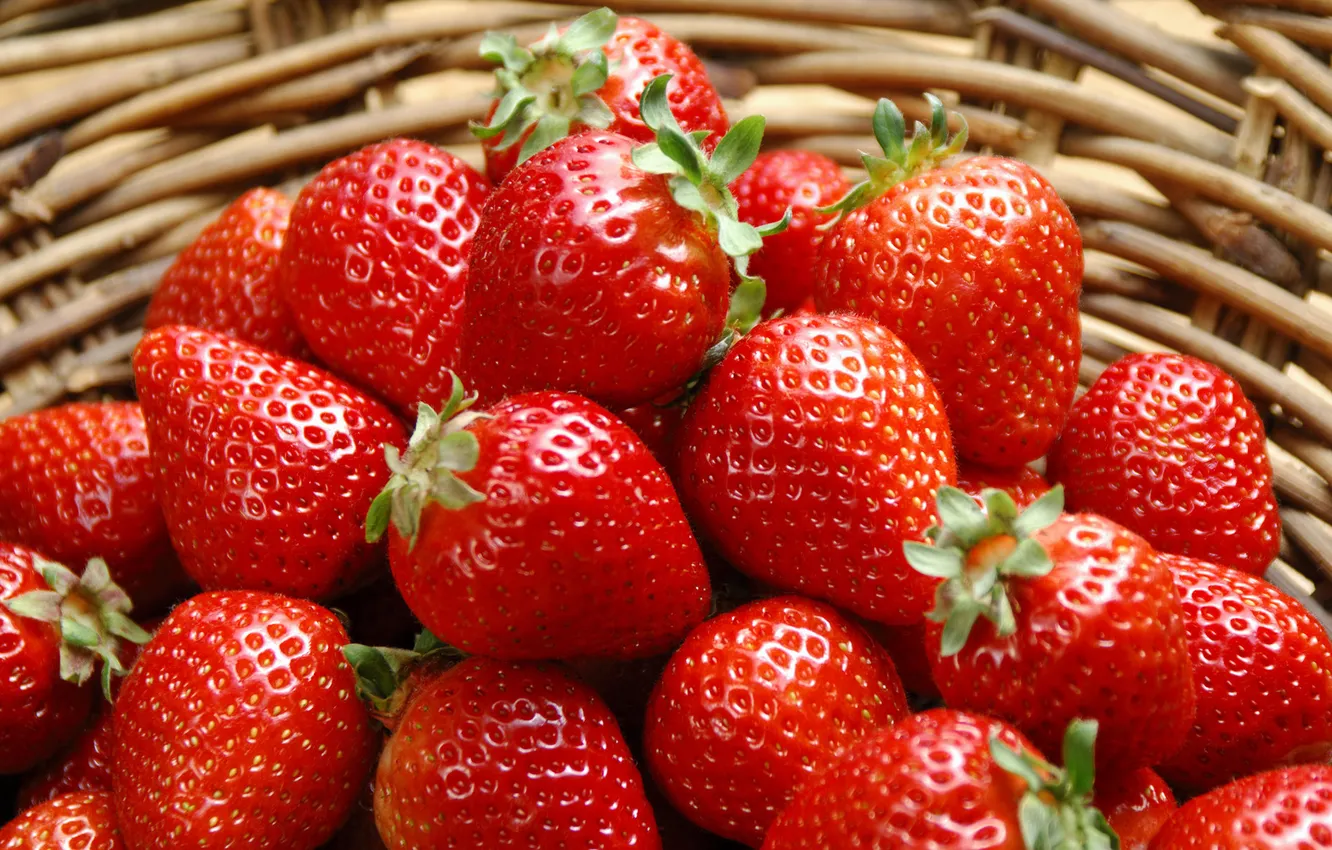 Фото обои ягоды, корзина, Клубника