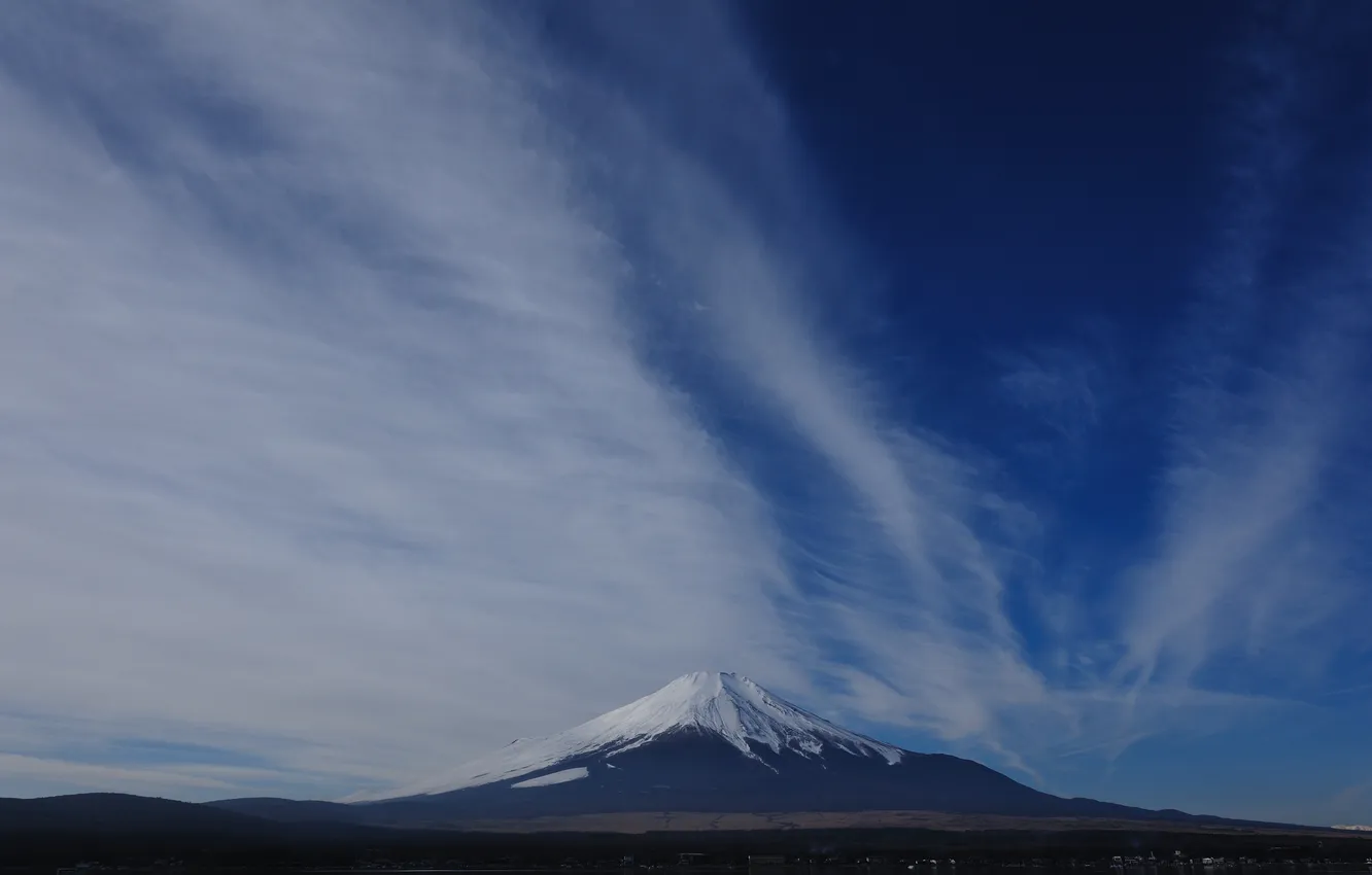 Фото обои облака, япония, гора, горизонт, Фудзи, Mount Fuji, Фудзияма, пейзаж. небо