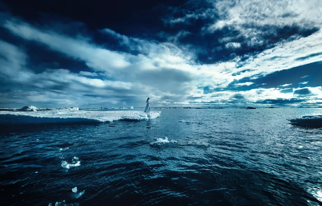 Фото обои девушка, лёд, платье, TJ Drysdale, Lost In The Arctic