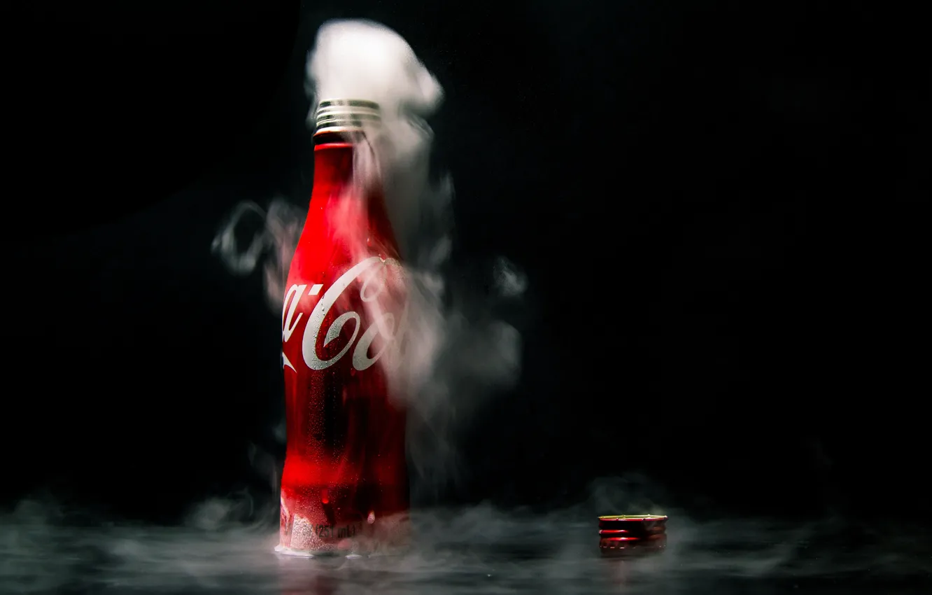 Фото обои бутылка, пробка, Coca-Cola, отрава, Кока-кола