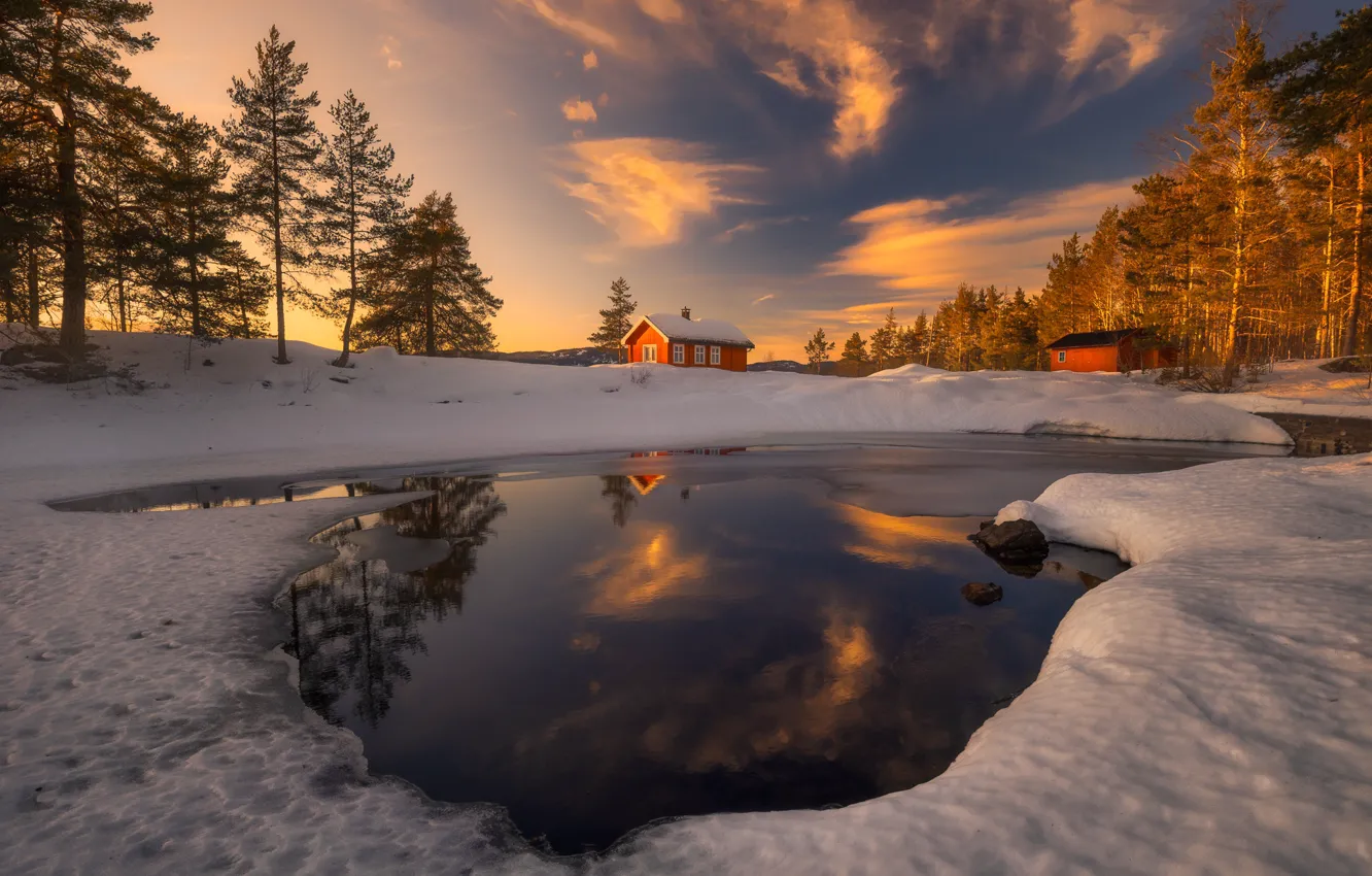 Фото обои зима, солнце, снег, дом, река, Ole Henrik Skjelstad