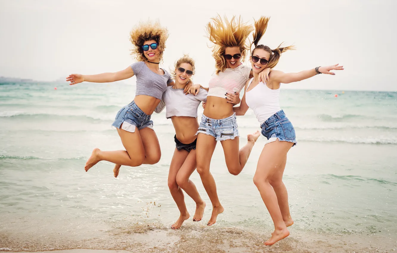 Фото обои girls, jump, vacation, happiness