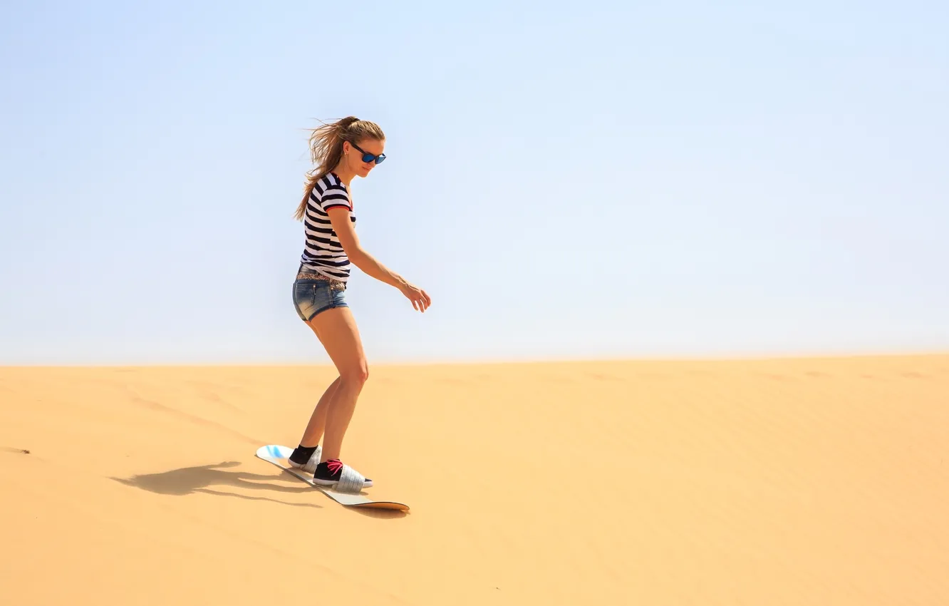 Фото обои girl, landscape, jump, lifestyle, fun, holiday, freestyle, health