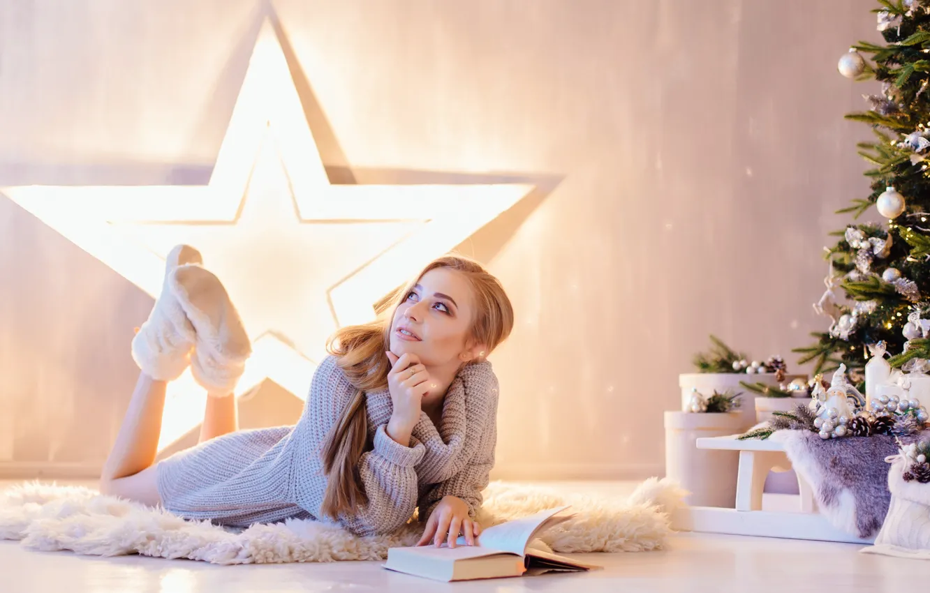 Фото обои girl, star, Christmas, Model, long hair, legs, photo, blue eyes