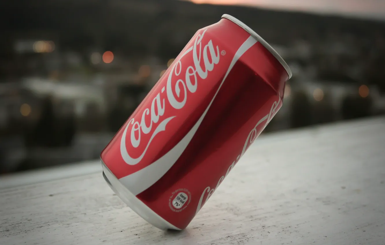 Фото обои макро, банка, Coca-Cola