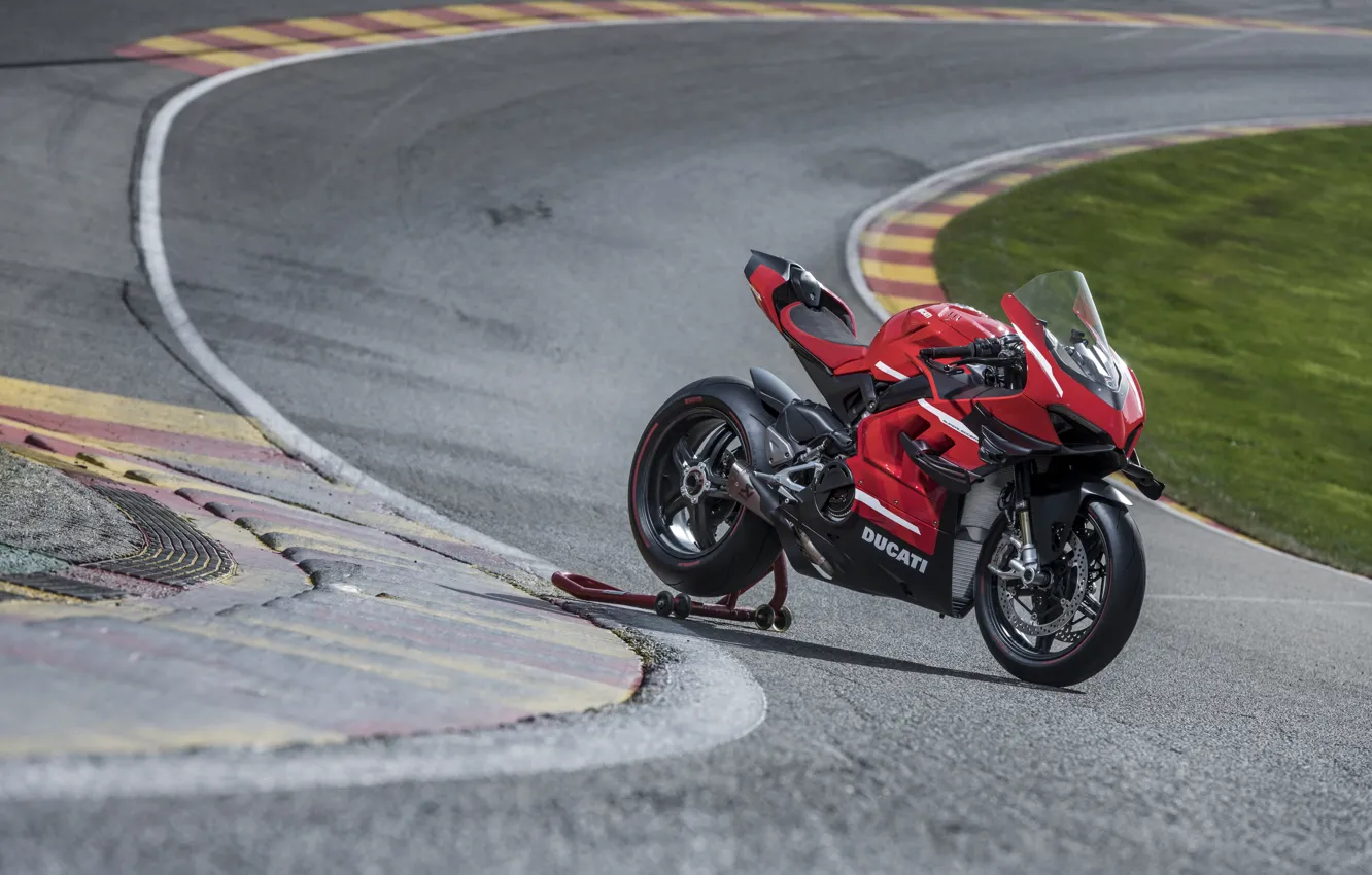 Фото обои Ducati, Superleggera V4, chicaner
