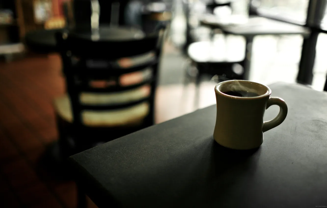 Фото обои стол, черный, кофе, горячий, кружка, кафе