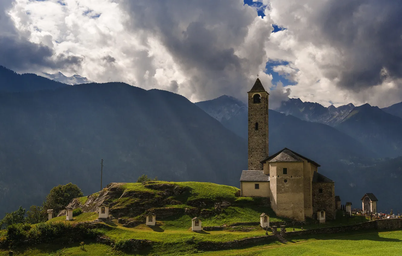 Фото обои солнце, облака, горы, Швейцария, церковь, Rossura, Chiesa Santi Lorenzo e Agata