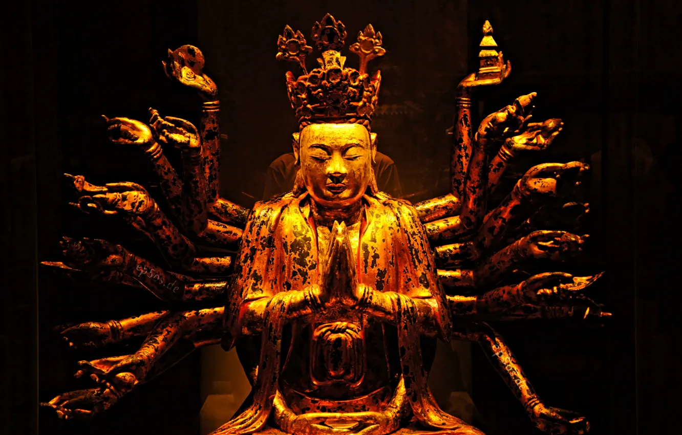 Фото обои статуя, религия, Будда, золотая, Шива, восьмирукий