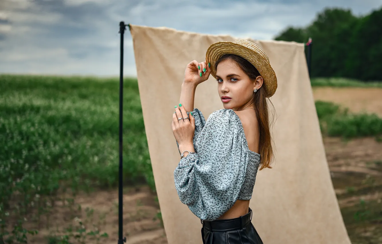 Фото обои взгляд, природа, поза, блузка, шляпка, Дмитрий Медведь, I Александра Дубовская