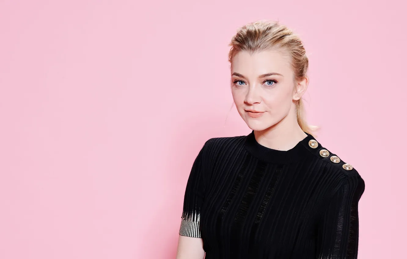 Фото обои взгляд, портрет, актриса, блондинка, розовый фон, Natalie Dormer, Натали Дормер