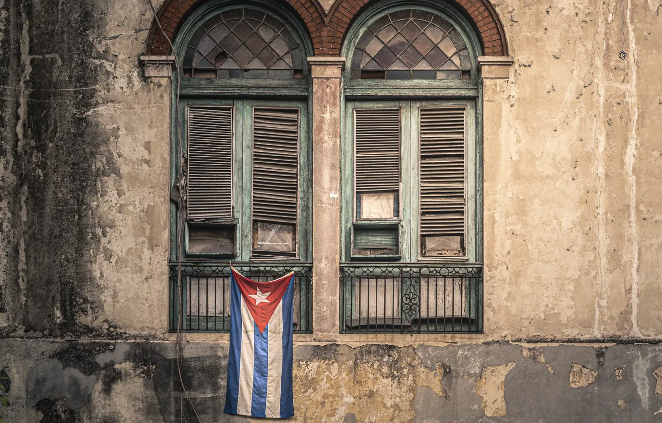 Фото обои город, дом, флаг, Куба