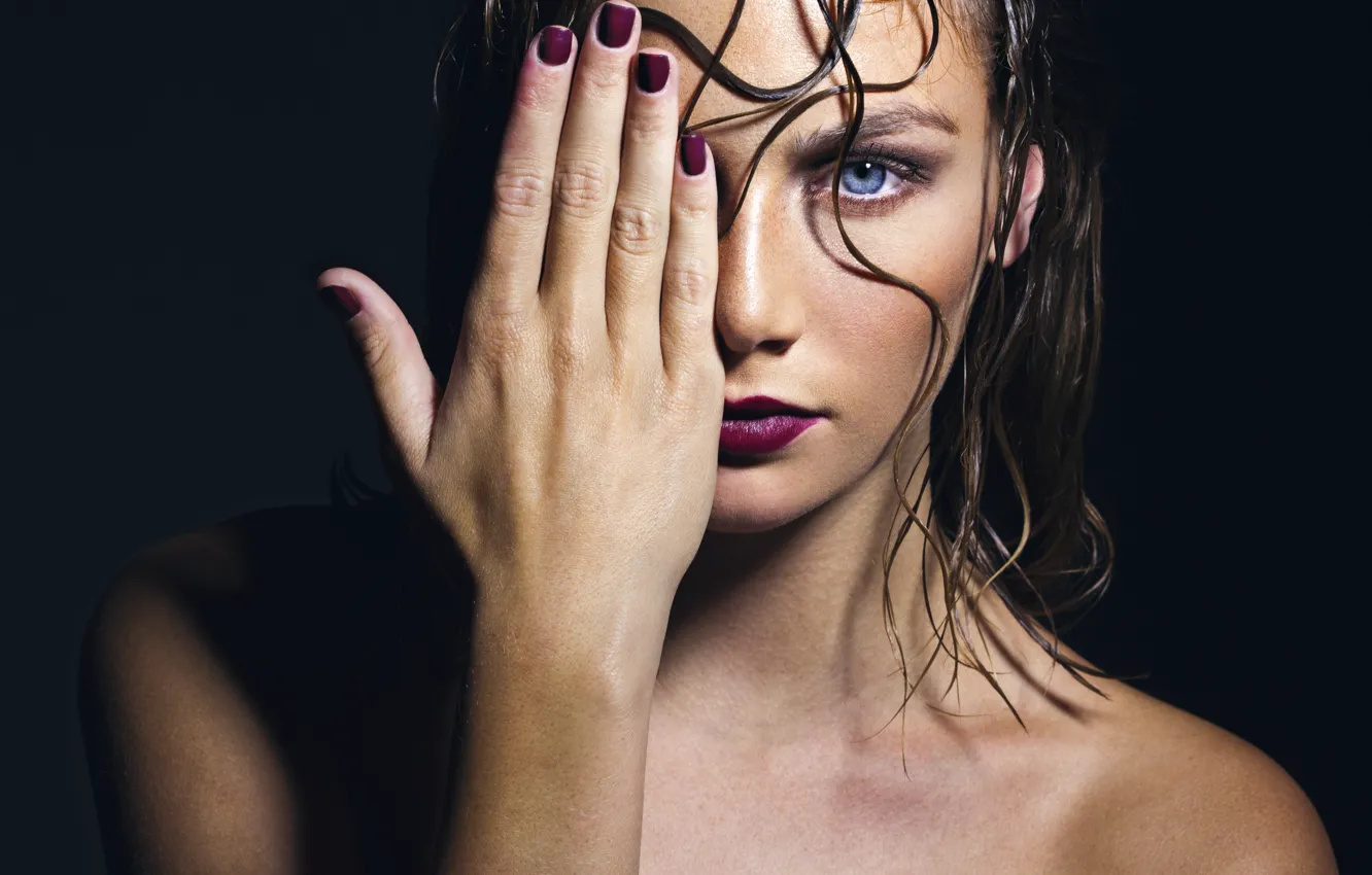 Фото обои wet, nails, female