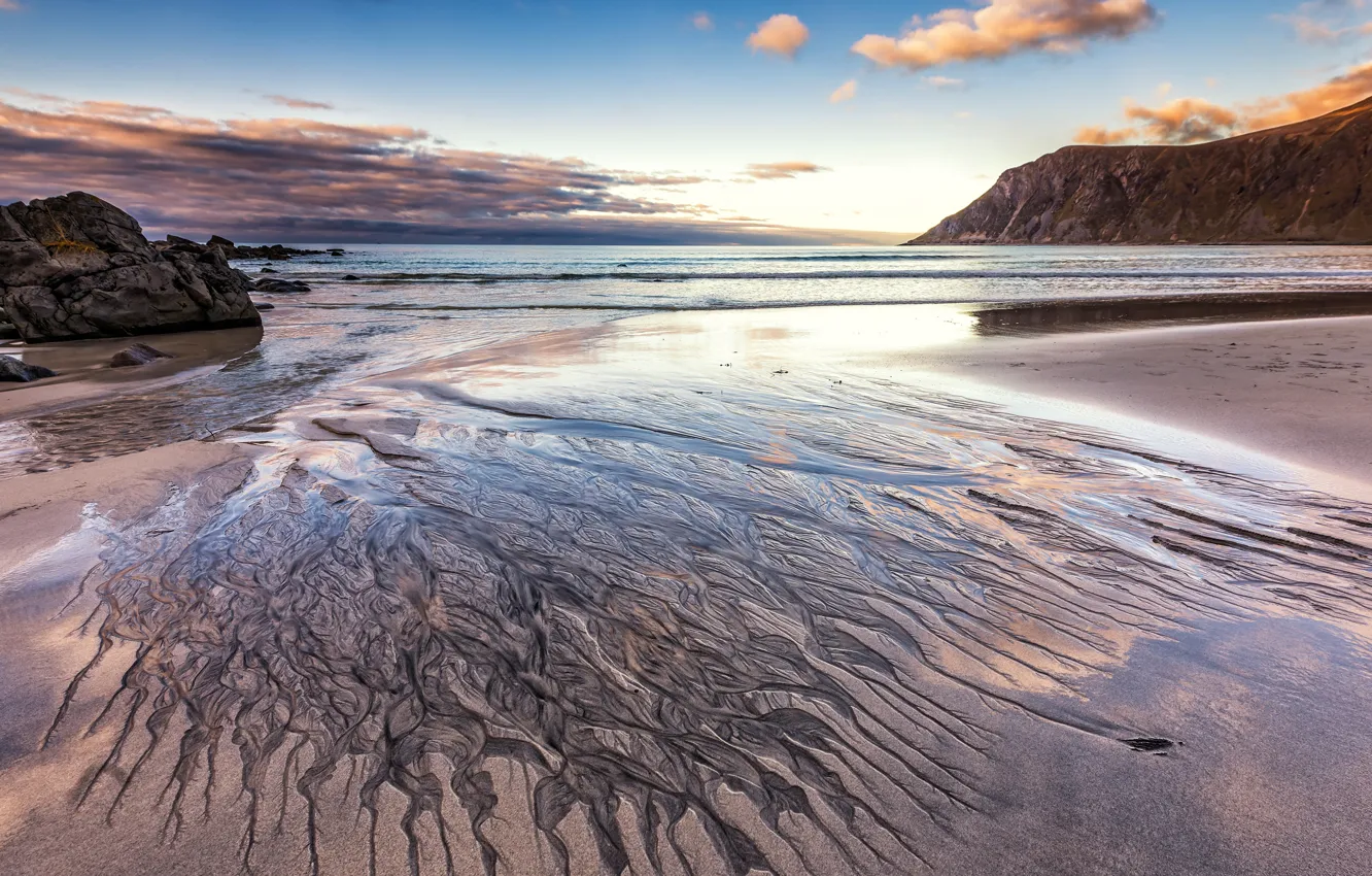 Фото обои песок, море, пляж, облака, пейзаж, природа, камни, скалы