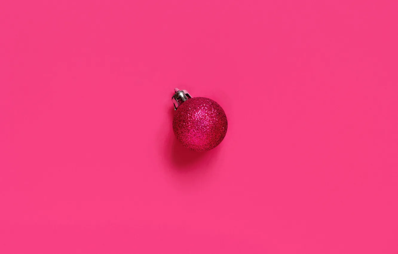 Фото обои зима, фон, розовый, праздник, шар, минимализм, шарик, Рождество