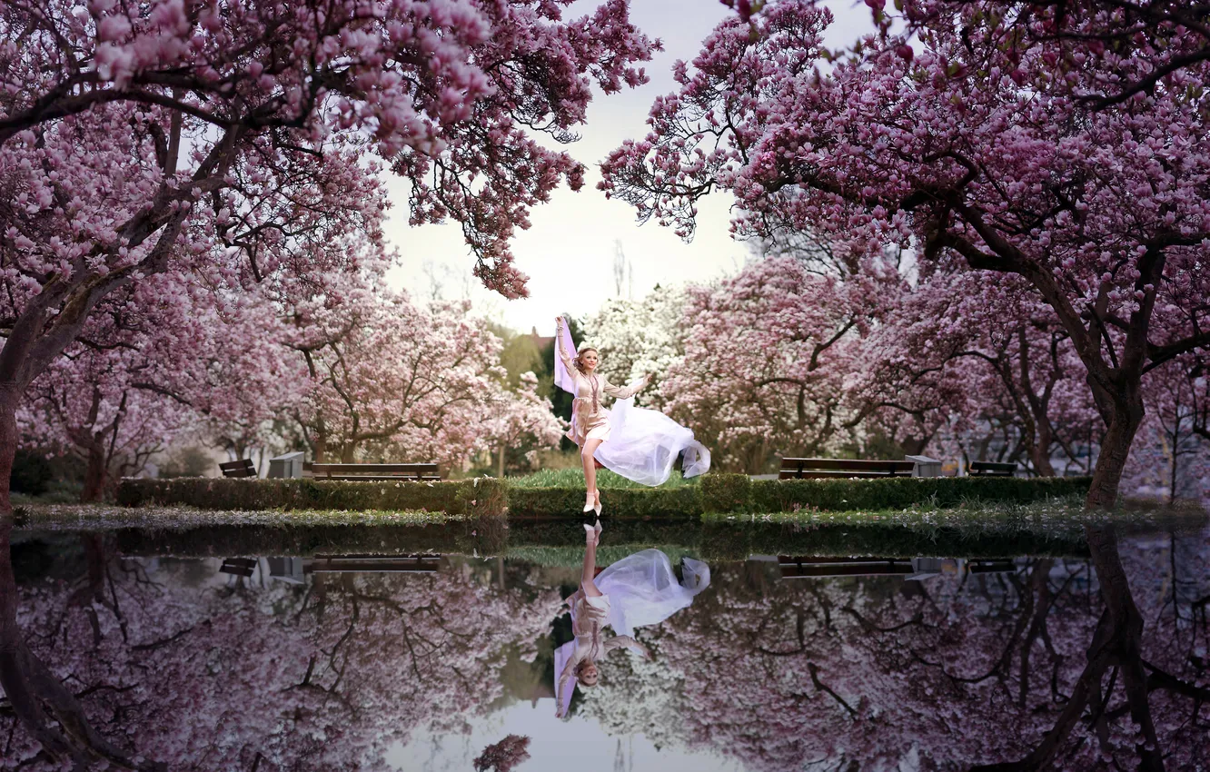 Фото обои вода, девушка, парк, весна