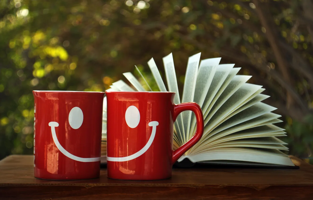 Фото обои улыбка, рисунок, чашки, красные, книга, страницы
