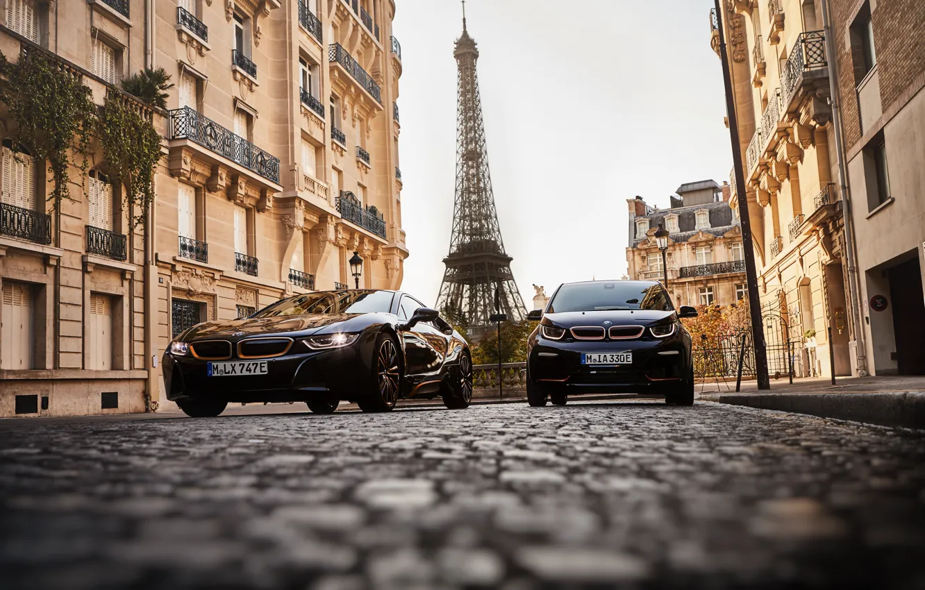 Фото обои Франция, Париж, BMW, пара, Эйфелева башня, Coupe, BMW i3, BMW i8