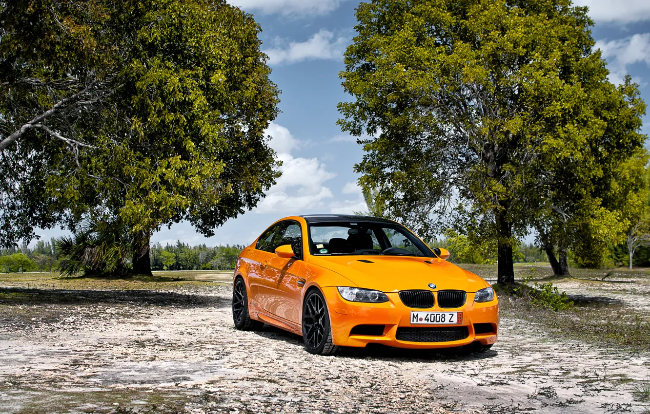 Фото обои небо, облака, деревья, оранжевый, бмв, BMW, E92, orange