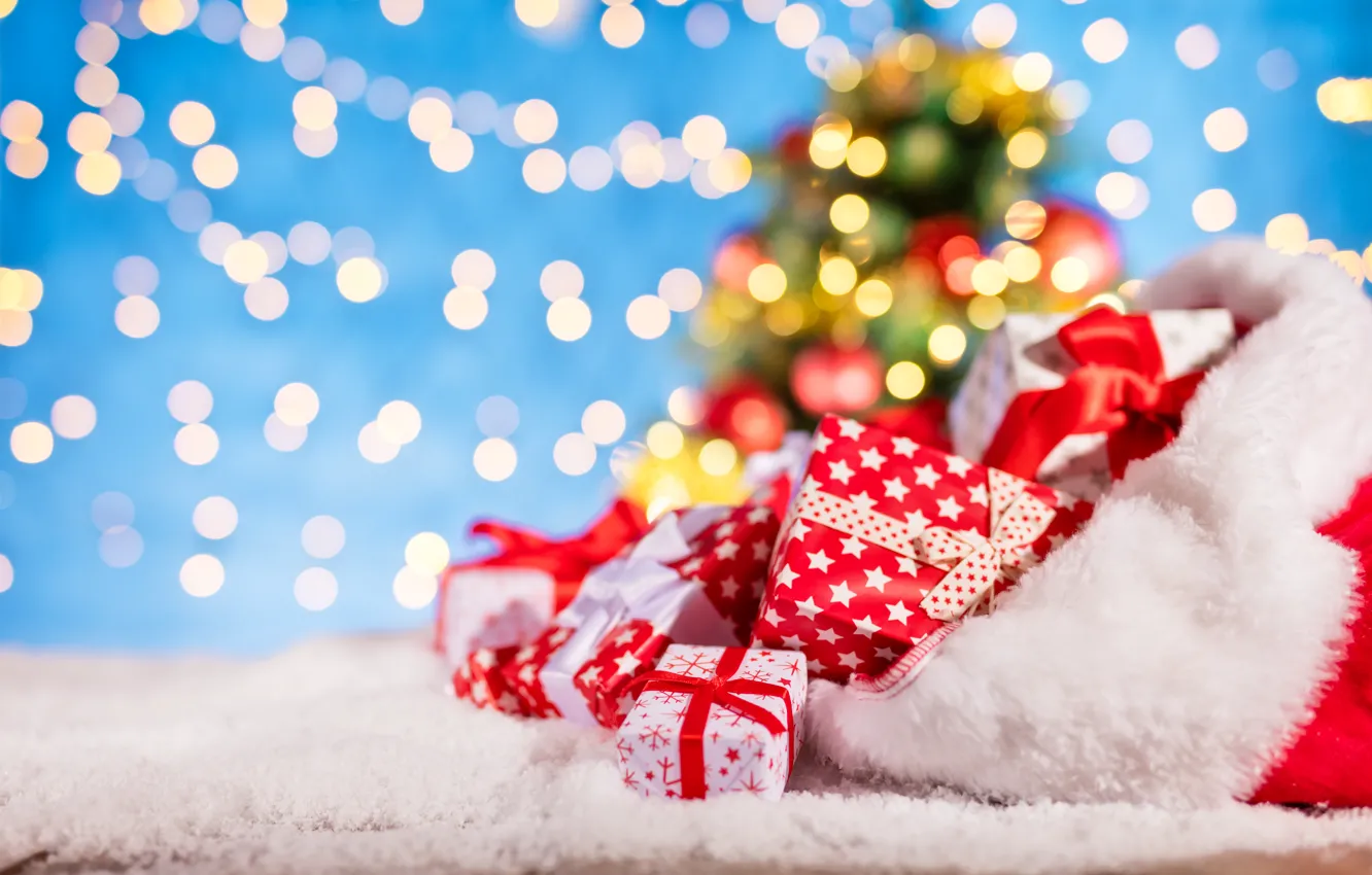 Фото обои снег, украшения, елка, Новый Год, Рождество, подарки, happy, Christmas
