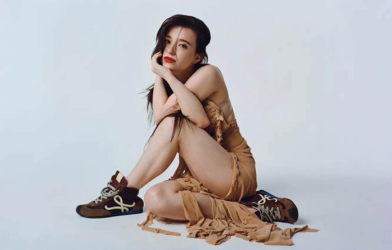 Фото обои magazine, mikey madison, wwd